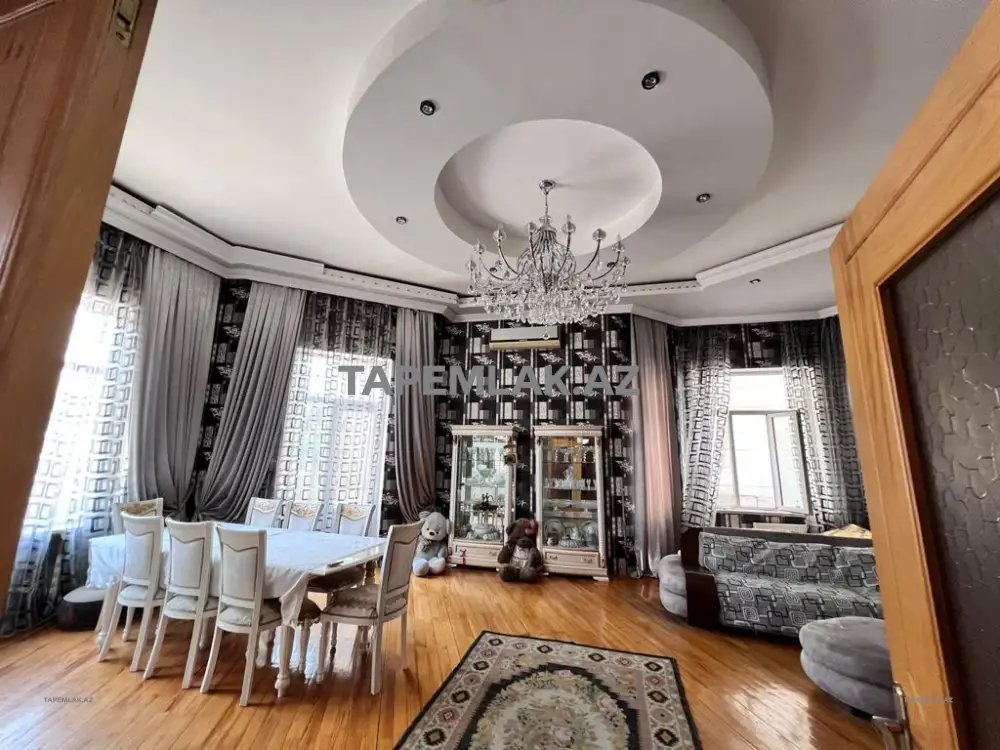 Satılır 15 otaqlı 560 m² Həyət evi - Səbail