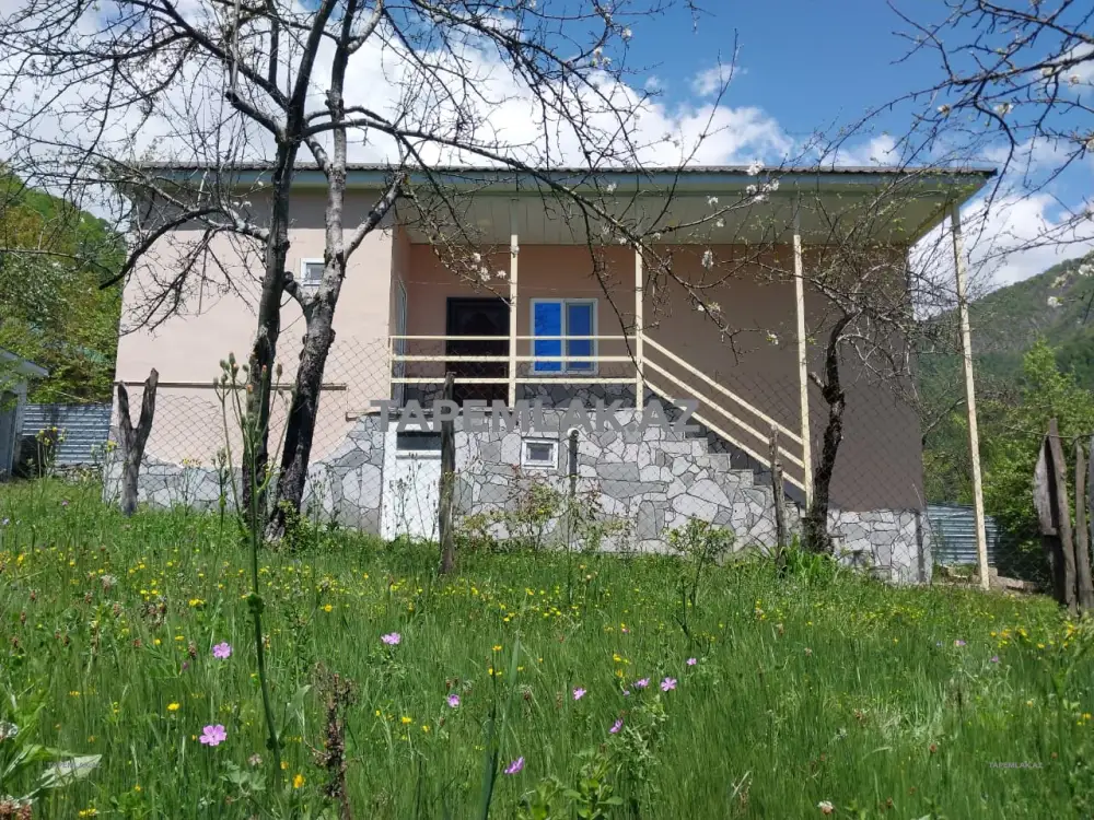 Satılır 5 otaqlı 200 m² Həyət evi