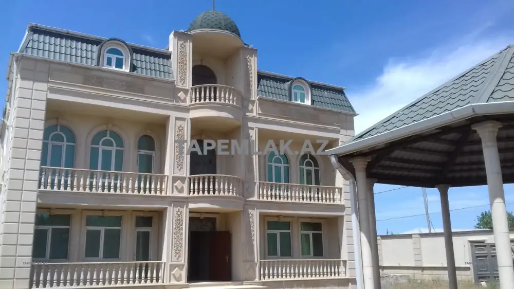 Satılır 16 otaqlı 600 m² Həyət evi - Suraxanı